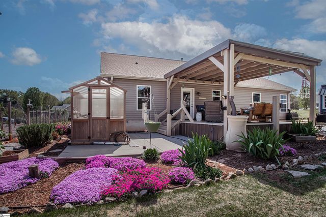 104 Summer Breeze Court, Townville, SC 29689