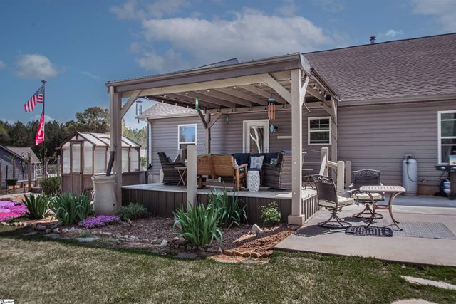 104 Summer Breeze Court, Townville, SC 29689