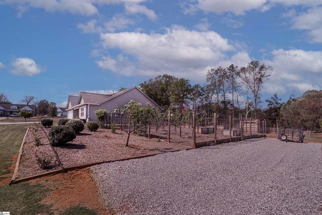 104 Summer Breeze Court, Townville, SC 29689