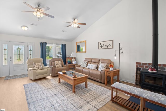 104 Summer Breeze Court, Townville, SC 29689