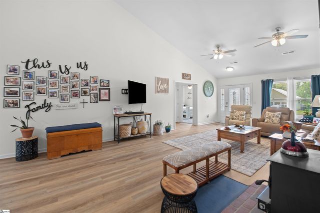 104 Summer Breeze Court, Townville, SC 29689