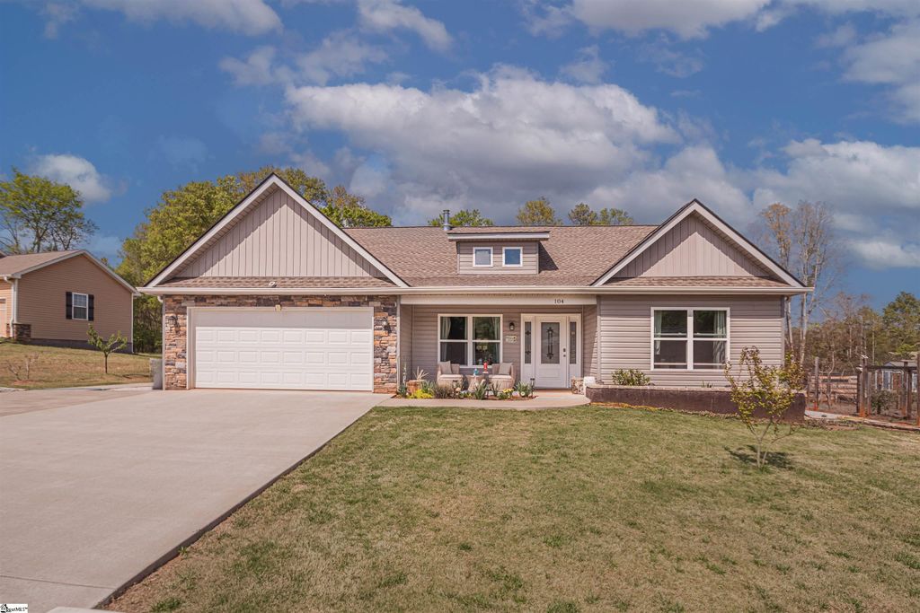 104 Summer Breeze Court, Townville, SC 29689