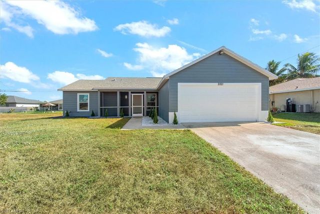 2821 NE 4th PL, Cape Coral, FL 33909