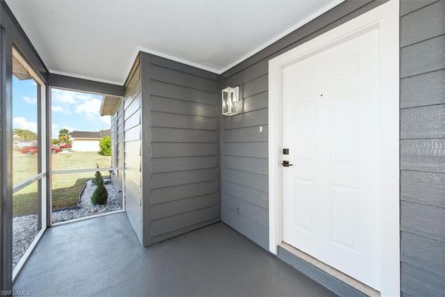 2821 NE 4th PL, Cape Coral, FL 33909