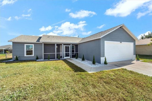 2821 NE 4th PL, Cape Coral, FL 33909