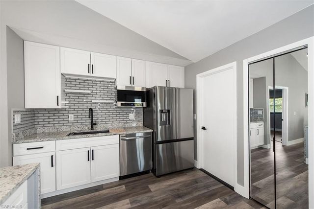 2821 NE 4th PL, Cape Coral, FL 33909