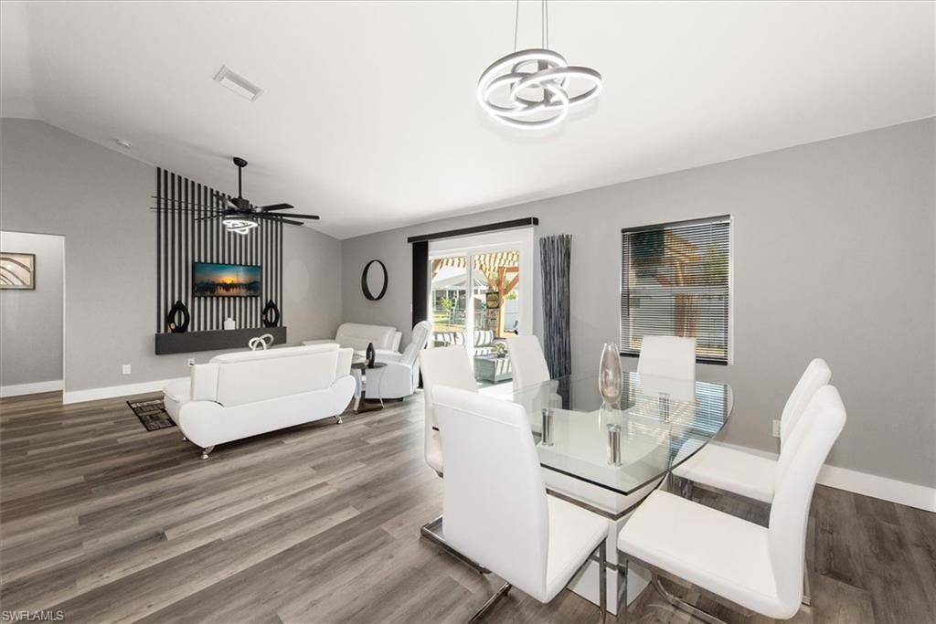 Image 10 of property listing at 2821 NE 4th PL, Cape Coral, FL 33909