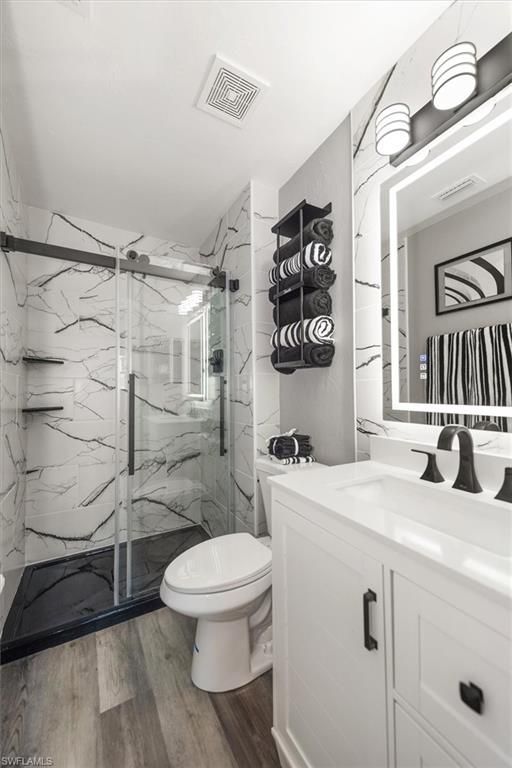 Image 16 of property listing at 2821 NE 4th PL, Cape Coral, FL 33909