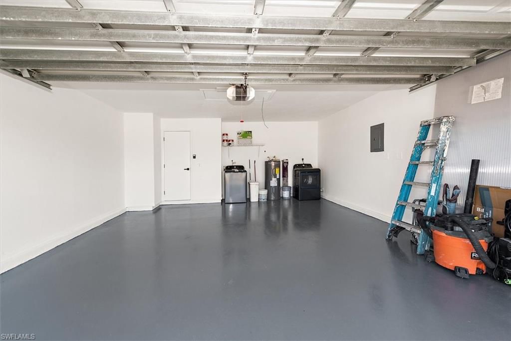 Image 25 of property listing at 2821 NE 4th PL, Cape Coral, FL 33909