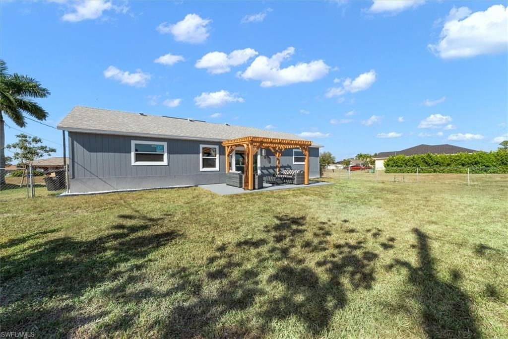 Image 29 of property listing at 2821 NE 4th PL, Cape Coral, FL 33909