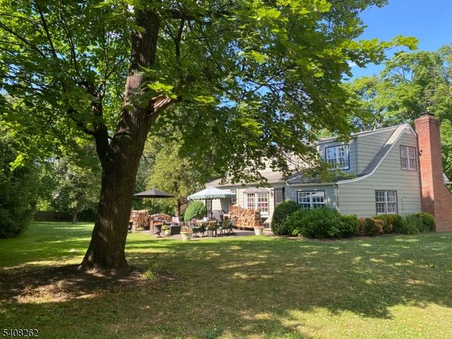 11 Miller Ave, Tewksbury Twp., NJ 08858