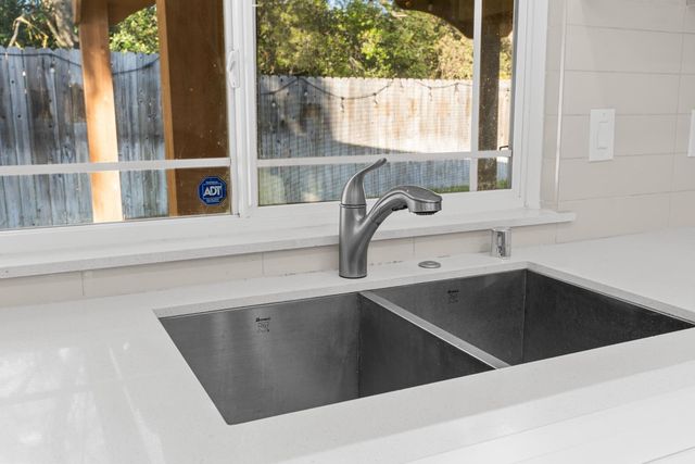 7301 Spicer Dr, Citrus Heights, CA 95621