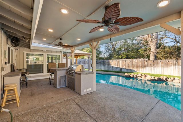 7301 Spicer Dr, Citrus Heights, CA 95621