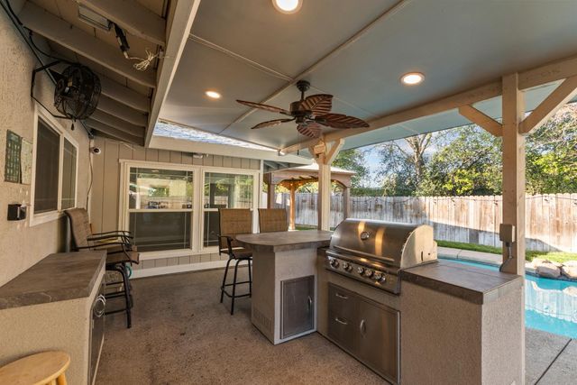 7301 Spicer Dr, Citrus Heights, CA 95621