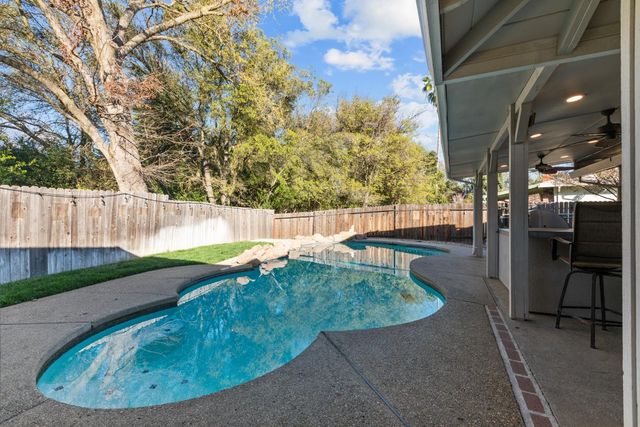 7301 Spicer Dr, Citrus Heights, CA 95621