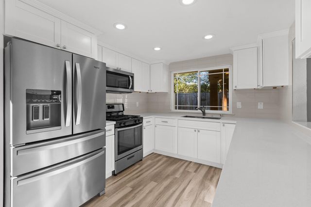 7301 Spicer Dr, Citrus Heights, CA 95621