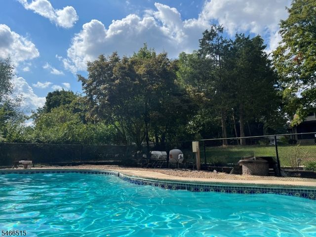 116 Emerson Rd, Franklin Twp., NJ 08873