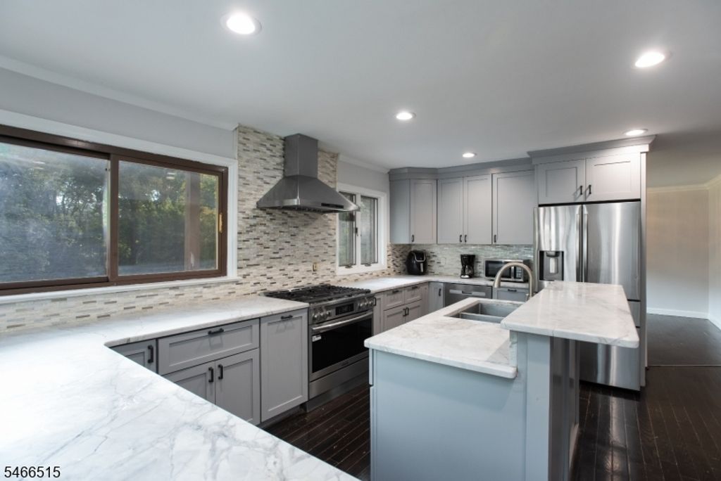 116 Emerson Rd, Franklin Twp., NJ 08873 — photo 4