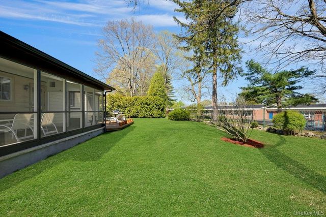 16 Ria Drive, White Plains, NY 10605