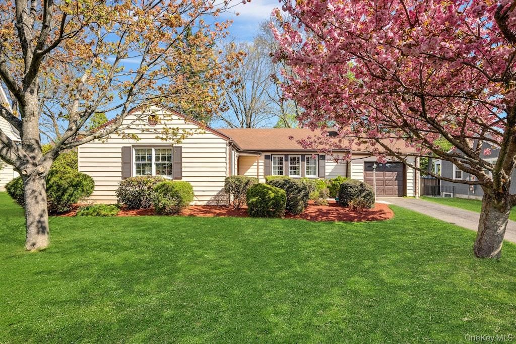 16 Ria Drive, White Plains, NY 10605