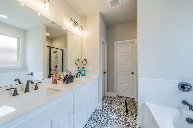 1057 Nighthawk Trail, Alvarado, TX 76009
