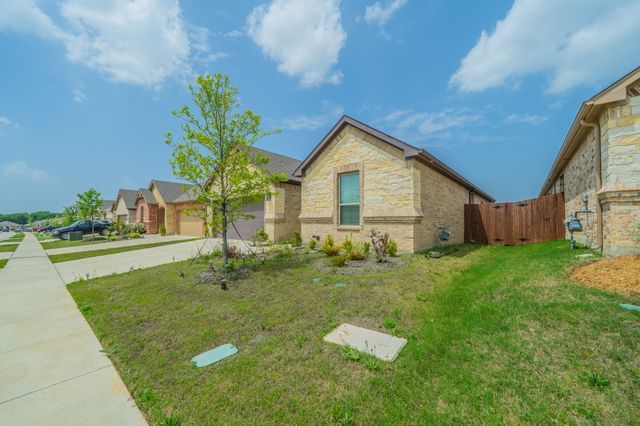 1057 Nighthawk Trail, Alvarado, TX 76009