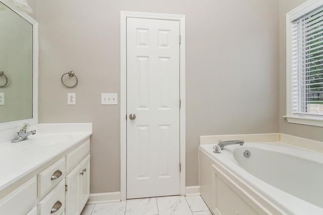 2737 Aston Woods Ln, Thompsons Station, TN 37179