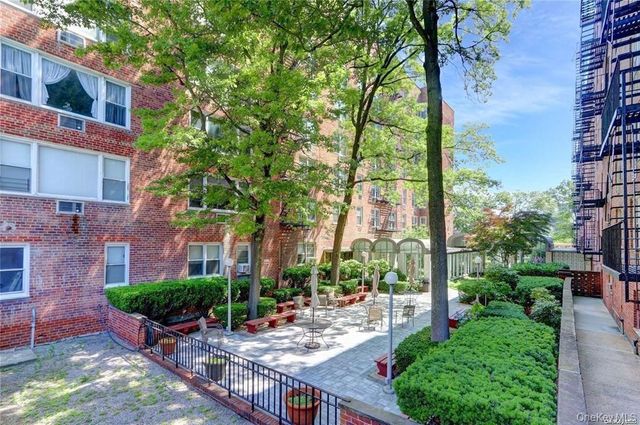 54-44 Little Neck Parkway 5L, Little Neck, NY 11362