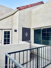 1200 E River Road A13, Tucson, AZ 85718