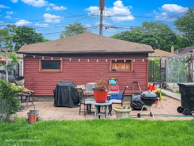 8213 S Indiana Avenue, Chicago, IL 60619