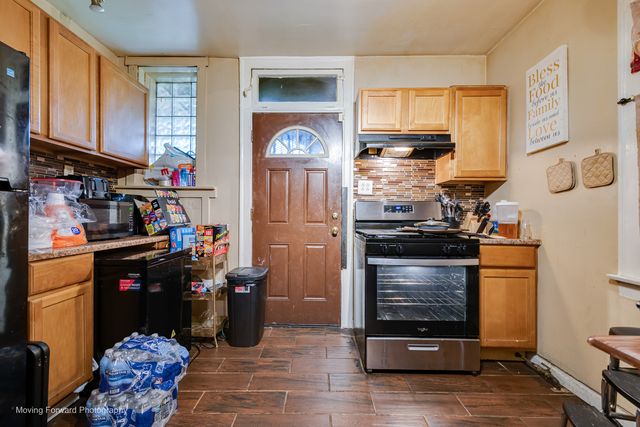 8213 S Indiana Avenue, Chicago, IL 60619