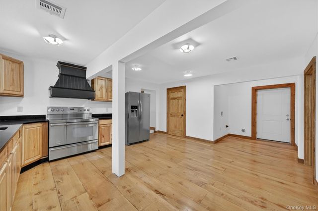 71 Blacks Road, Kingston, NY 12401