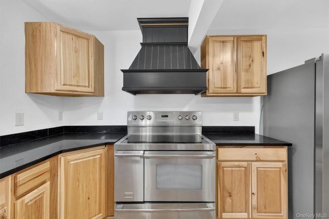 71 Blacks Road, Kingston, NY 12401