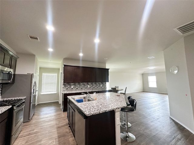1807 Brady Shores Drive, Richmond, TX 77469