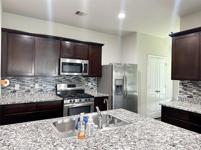1807 Brady Shores Drive, Richmond, TX 77469