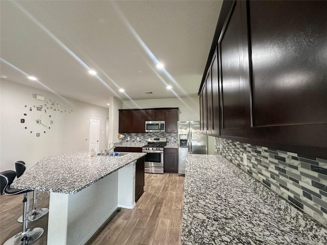 1807 Brady Shores Drive, Richmond, TX 77469
