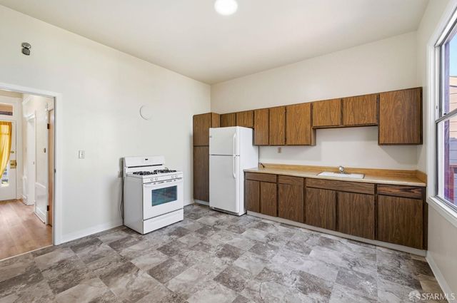 29 Holyoke Street, San Francisco, CA 94134