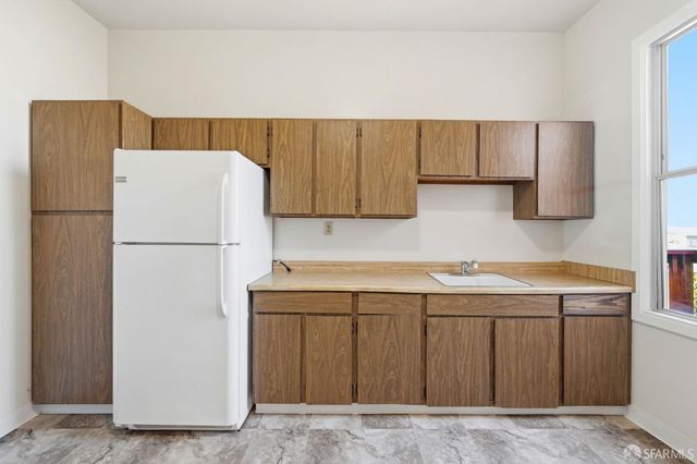 29 Holyoke Street, San Francisco, CA 94134