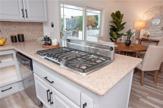 2350 Shadow Hill Drive, Riverside, CA 92506