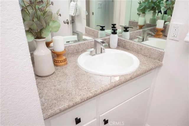 2350 Shadow Hill Drive, Riverside, CA 92506