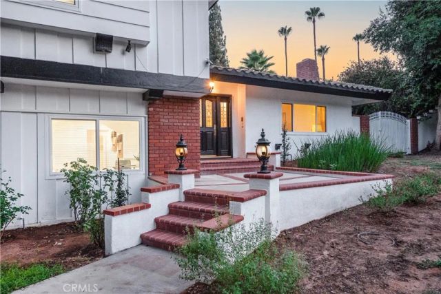 2350 Shadow Hill Drive, Riverside, CA 92506
