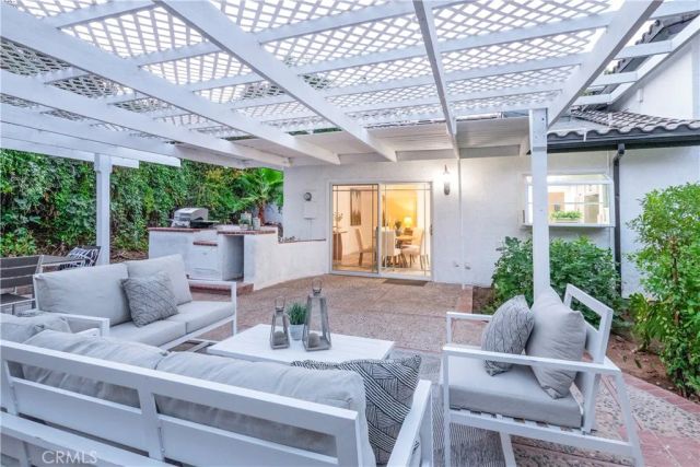 2350 Shadow Hill Drive, Riverside, CA 92506