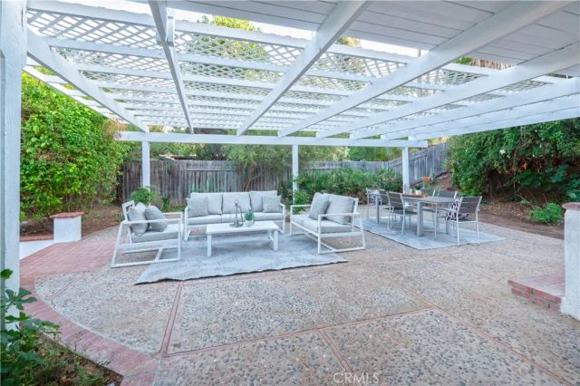 2350 Shadow Hill Drive, Riverside, CA 92506