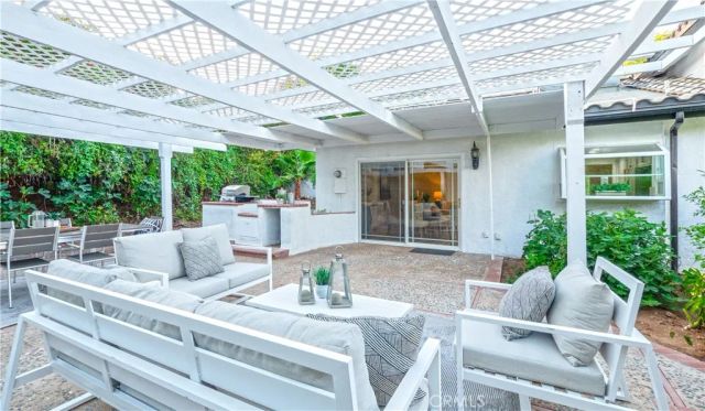 2350 Shadow Hill Drive, Riverside, CA 92506