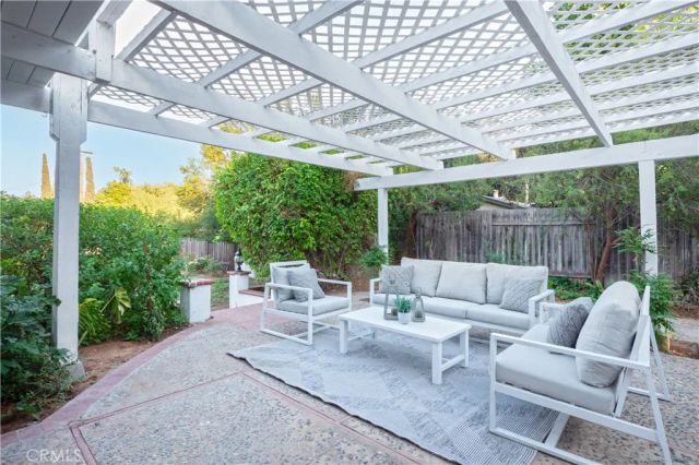 2350 Shadow Hill Drive, Riverside, CA 92506