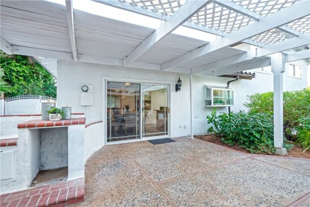 2350 Shadow Hill Drive, Riverside, CA 92506