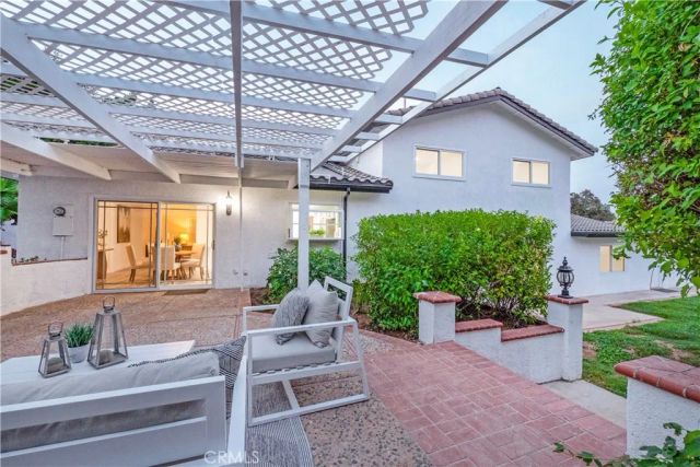 2350 Shadow Hill Drive, Riverside, CA 92506