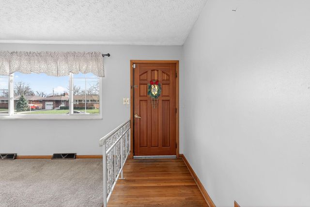 1253 Dutton Place, Columbus, OH 43227