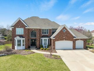 1720 Baybrook Lane, Naperville, IL 60564