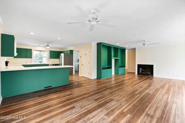 303 Live Oak Street, Emerald Isle, NC 28594